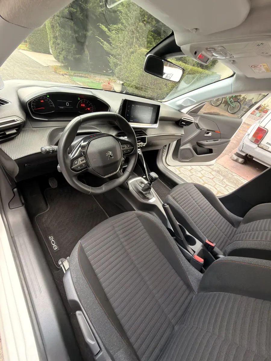 
								Peugeot 208 2022 1.2 Manual Direct Sale One Owner full									