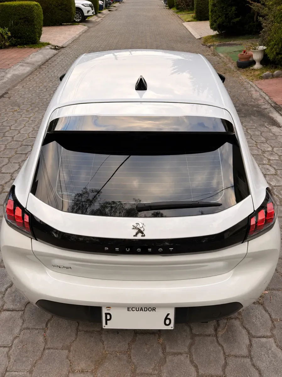 
								Peugeot 208 2022 1.2 Manual Direct Sale One Owner full									