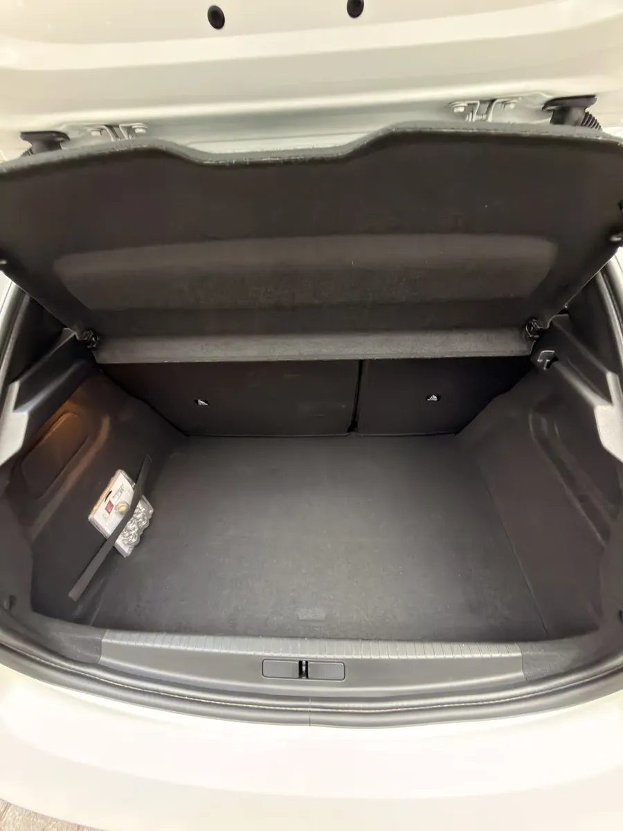 
								Peugeot 208 2022 1.2 Manual Direct Sale One Owner full									