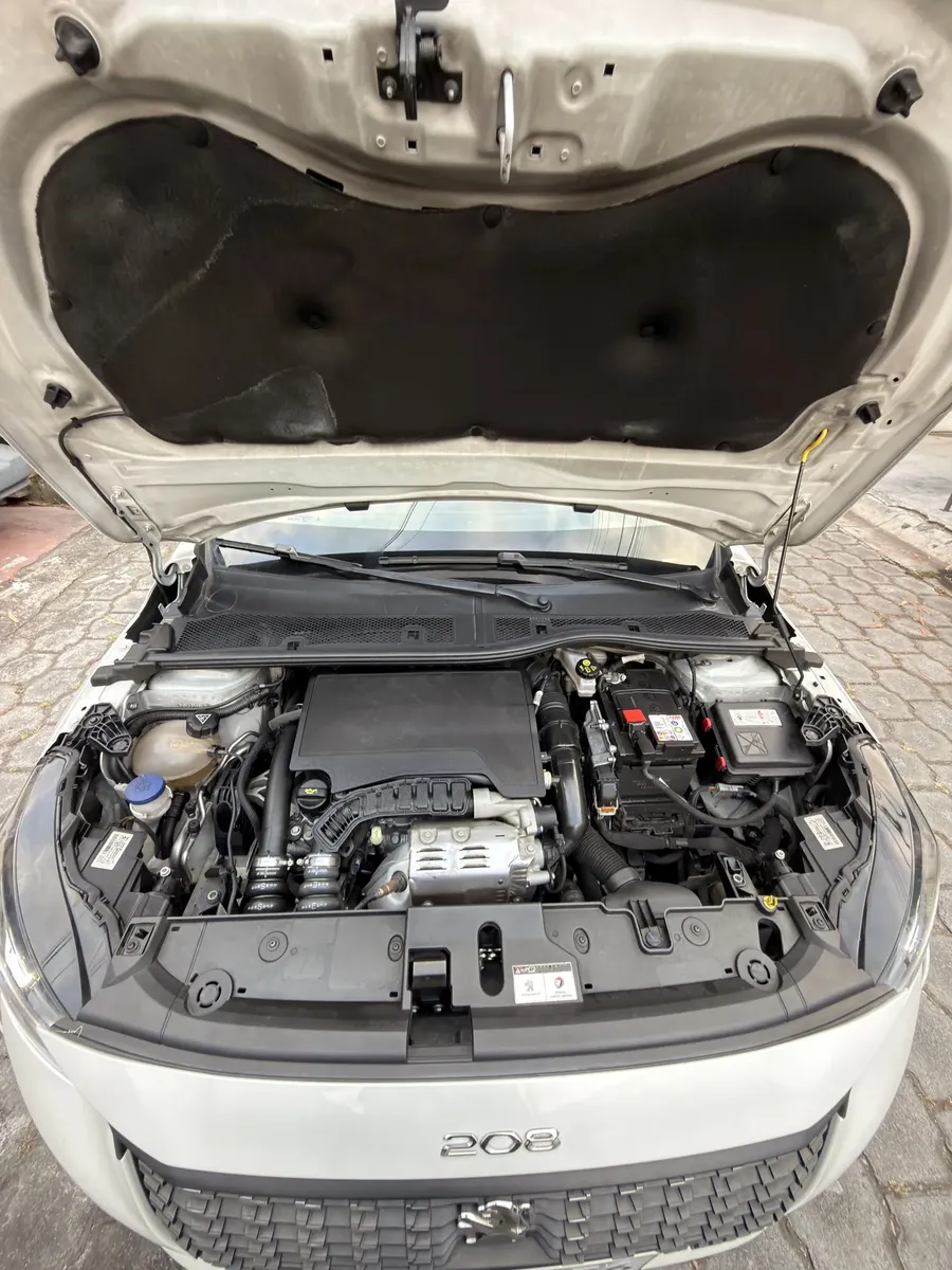 
								Peugeot 208 2022 1.2 Manual Direct Sale One Owner full									