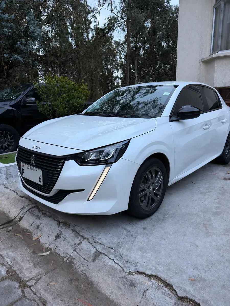
								Peugeot 208 2022 1.2 Manual Direct Sale One Owner full									
