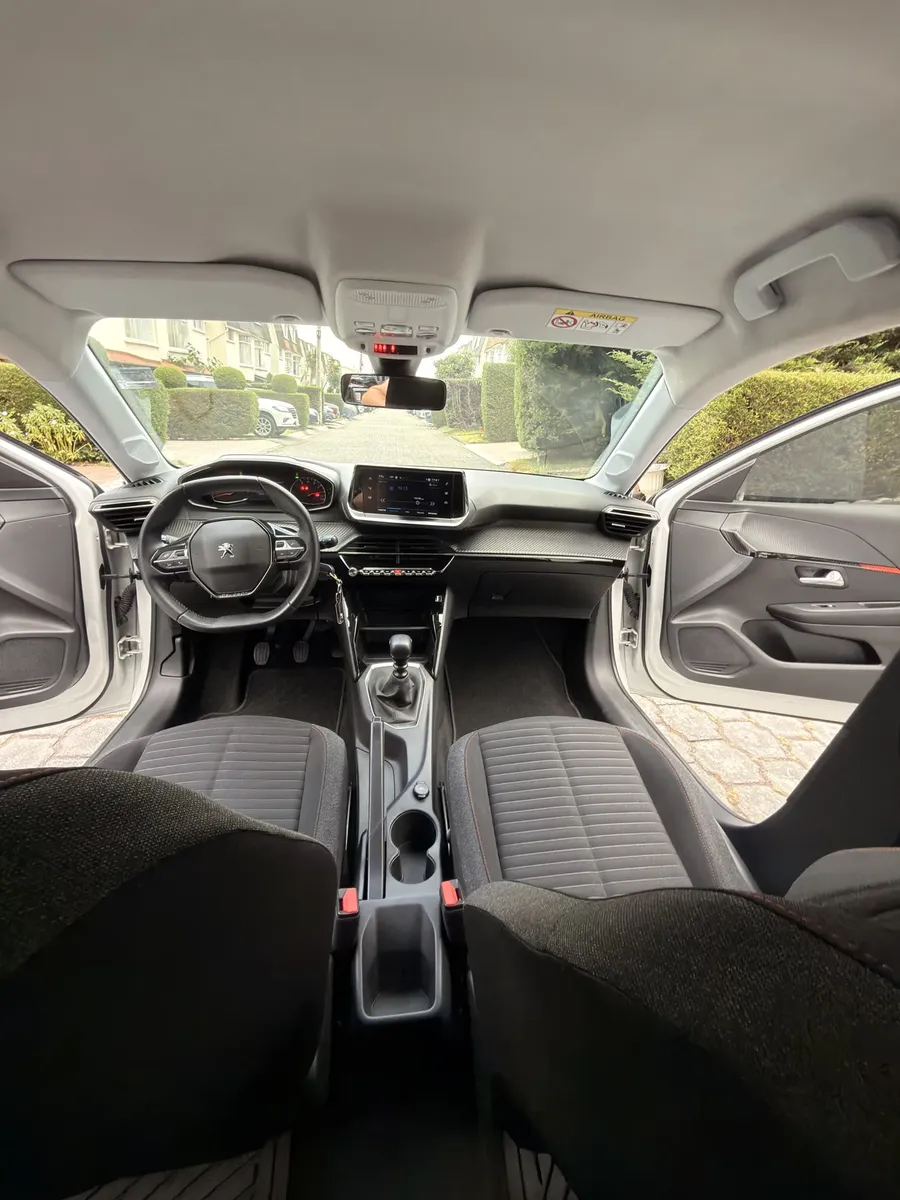 
								Peugeot 208 2022 1.2 Manual Direct Sale One Owner full									