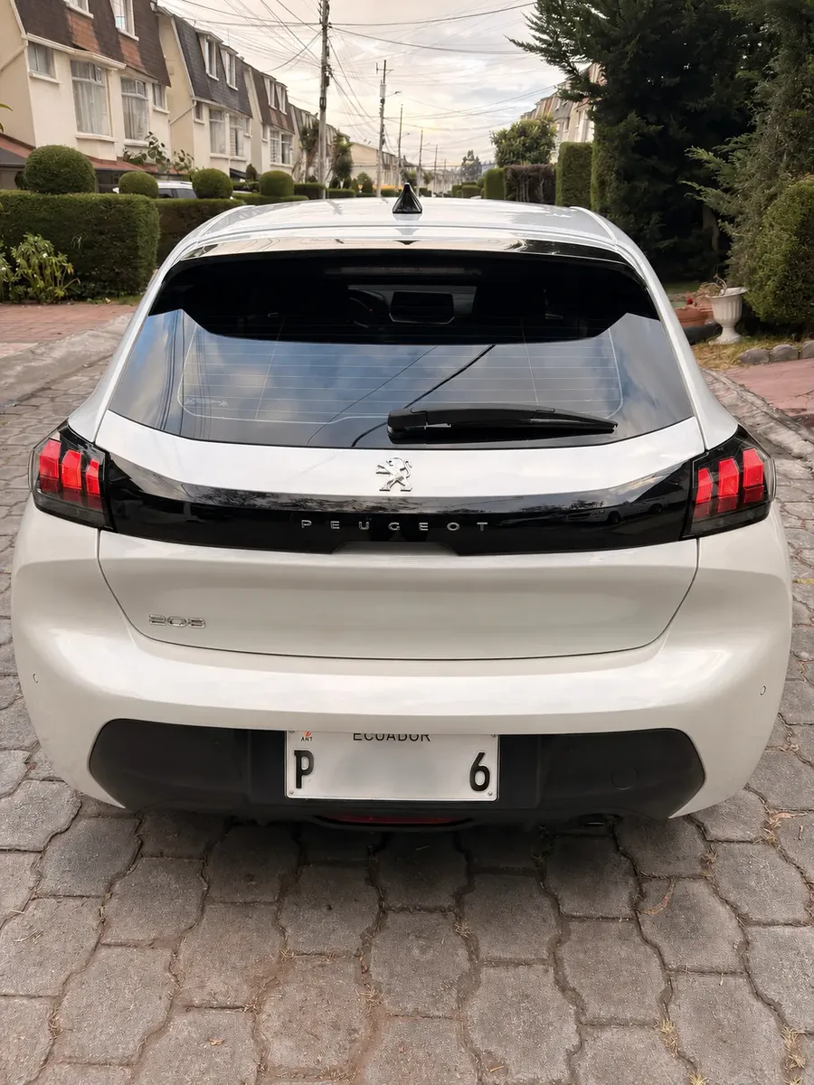 
								Peugeot 208 2022 1.2 Manual Direct Sale One Owner full									