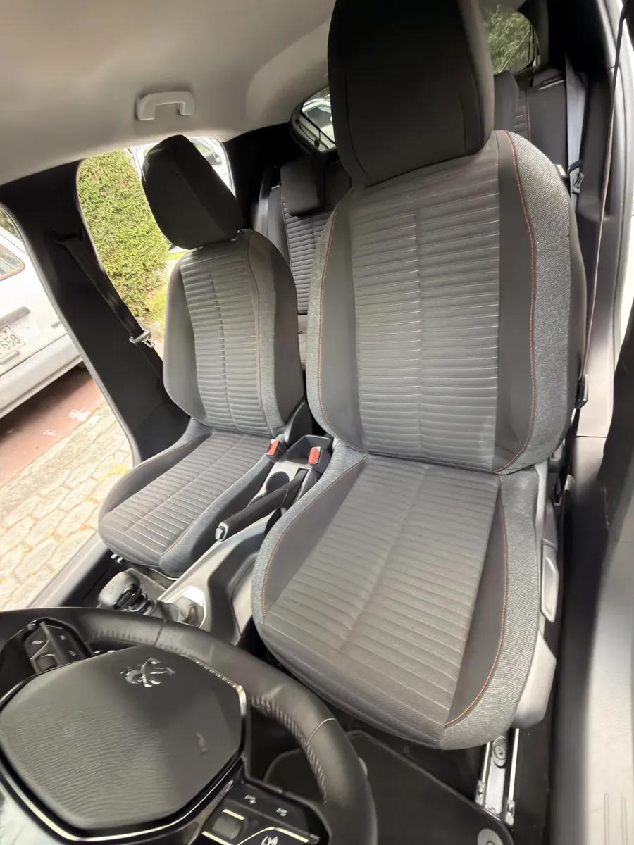 
								Peugeot 208 2022 1.2 Manual Direct Sale One Owner full									