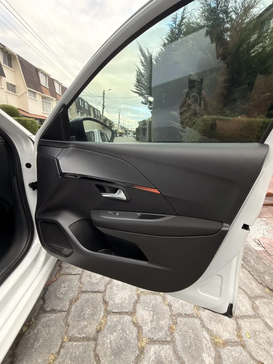 
								Peugeot 208 2022 1.2 Manual Direct Sale One Owner full									